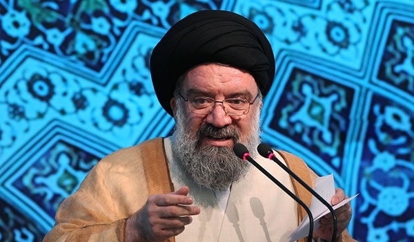 آية الله خاتمي: ظهر الاعداء سينقصم قريبا بعون الله في حلب