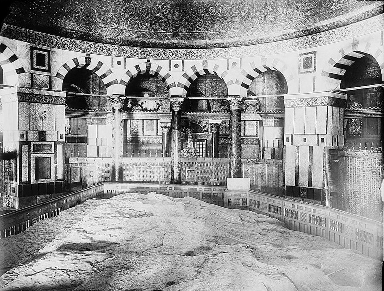 القدس - داخل قبة الصخرة (قبل عام 1914م)