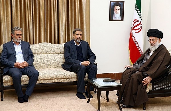 قائد الثورة: الكيان الصهيوني سيزول في غضون 25 عاما شريطة الكفاح الشامل والموحد