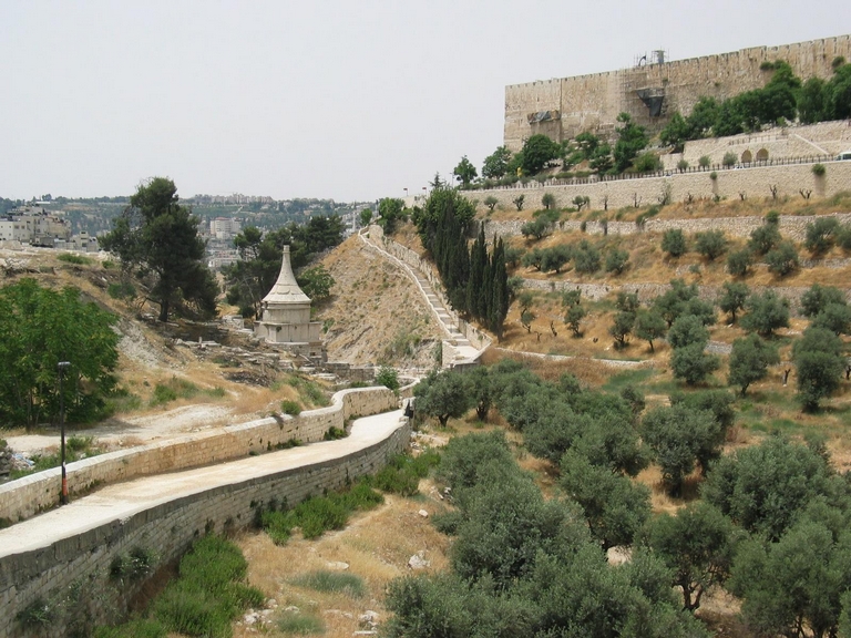 القدس - جبل الزيتون -عرض من الوادي الجوز‎ (بين الحرم الشريف وجبل الزيتون)