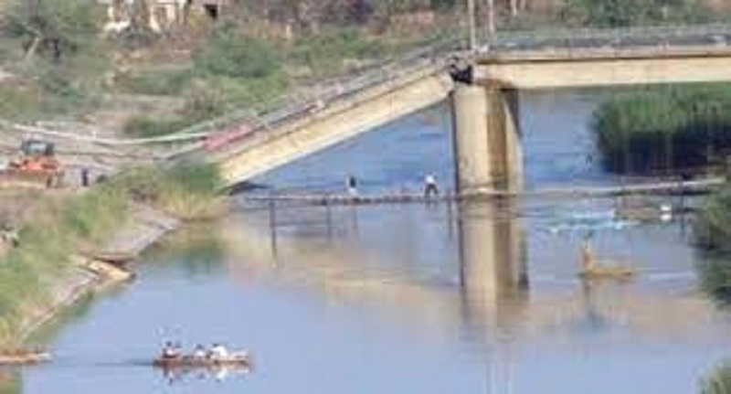 داعش يفخخ الجسور والطرقات الرئيسة في مدينة الموصل