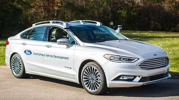  فورد تبتكر سيارة ذاتية القيادة بمساعدة طيارة دون طيار !
