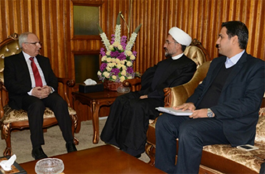 وزير التعليم العالي العراقي يدعو الى تعليم اللغة الفارسية في كل العراق