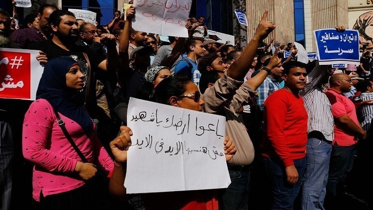 اعتقال 12 ناشطا محتجا لاتفاقية تيران وصنافير