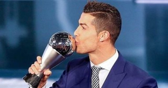 سرقة 6 ساعات "Hublot" قبل تسليمها للفائزين بجوائز الفيفا