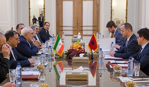 ظريف يؤكد وجود الكثير من الفرص لتنمية التعاون مع البانيا