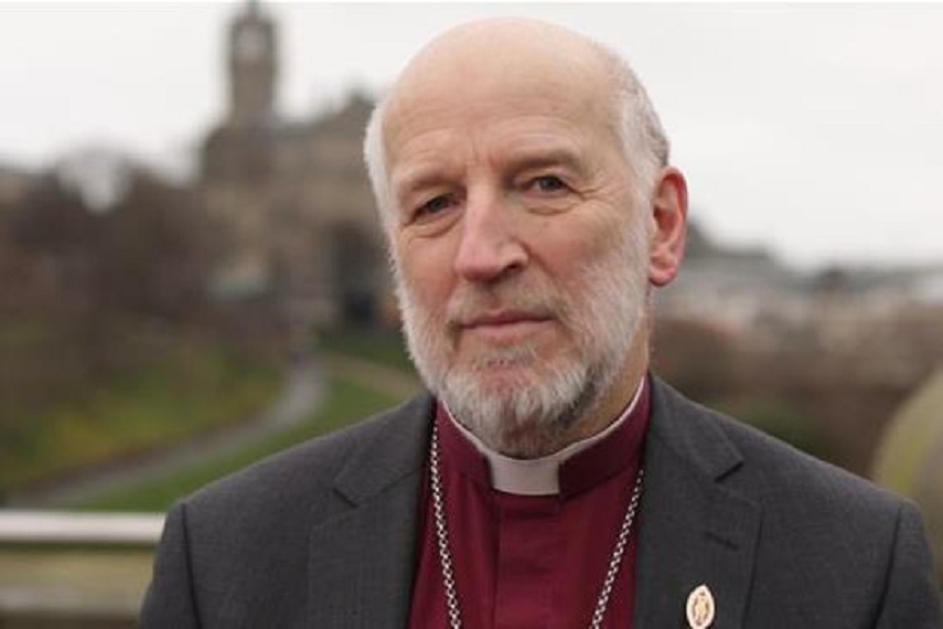 قسّ إسكتلندي يدين الإساءة للقرآن الكريم