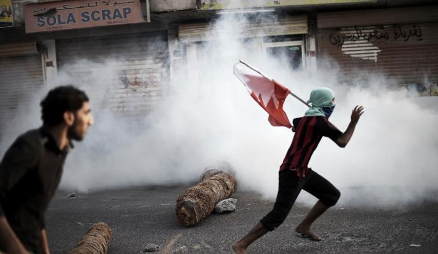 القوات الامنية البحرينية تقتحم الدراز عنوة 