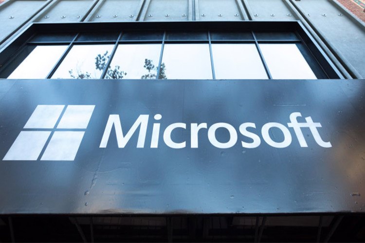 شركات تكنولوجيا أمريكية تؤيد المعركة القانونية ضد قيود ترامب على السفر