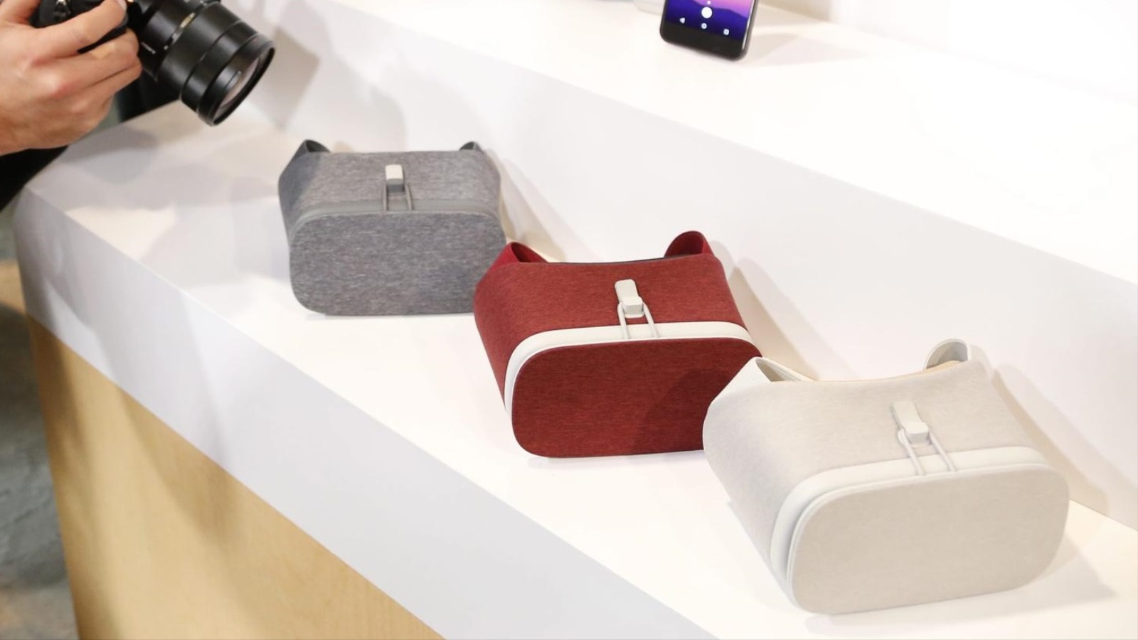 غوغل تفتح منصة الواقع الافتراضي "داي دريم" للمطورين