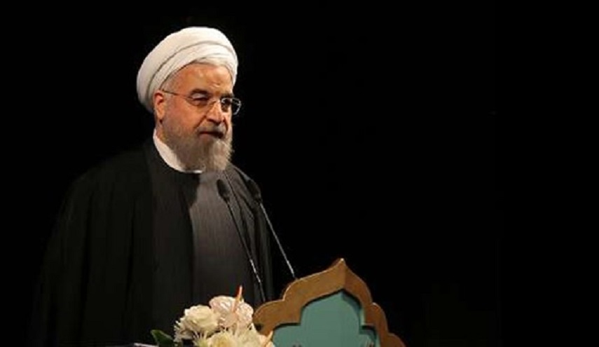 الرئيس الايراني يكرّم النخبة في "كتاب السنة"