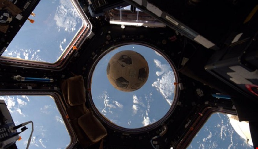 كرة قدم تسبح 38 سنة في الفضاء ثم ...