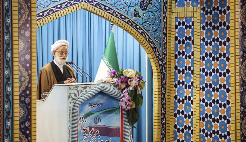 خطيب الجمعة: حظر اميركا الاخير على بلدان اسلامية يؤكد مناهضتها للاسلام