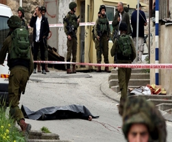 يهودي يطعن عاملي نظافة فلسطينيين في مدينة بئر السبع المحتلة