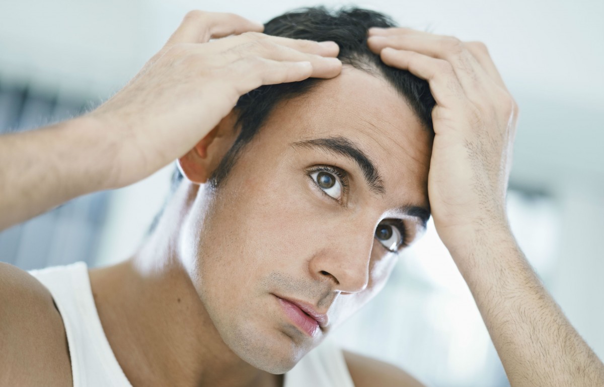 كيف تحارب تساقط الشعر بـ " ماسك البيض وزيت جوز الهند "