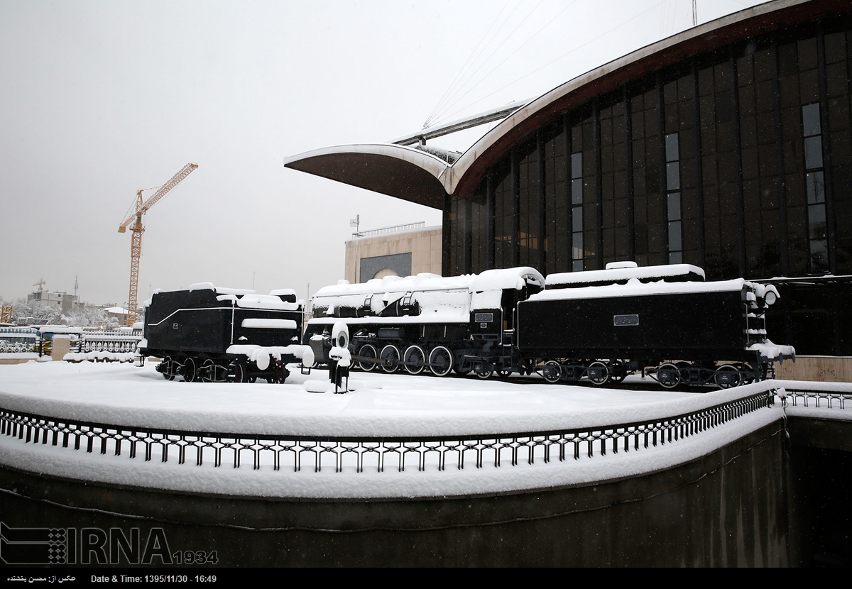 بالصور..مشاهد جميلة من تساقط الثلوج في حرم الامام الرضا عليه السلام 