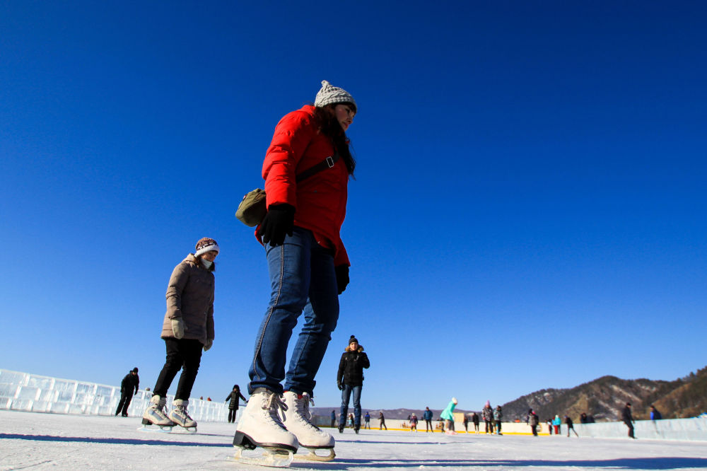 مهرجان الألعاب الشتوية "زيمنيادا-2017" والتماثيل الجليدية في إقليم إركوتسك