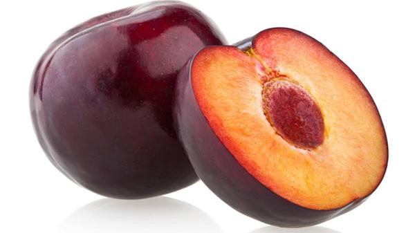 10 فوائد مذهلة للبرقوق