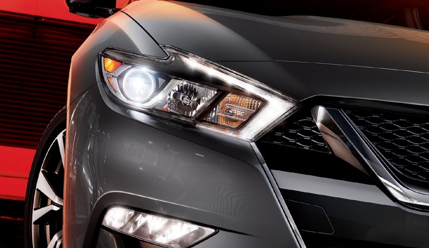 بالصور : كل ما عليك فعله ... لاستعادة لمعان مصابيح سيارتك 