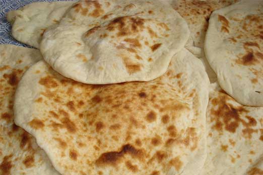  بالصور : الخبز البغدادي ... لكل نوع نكهته وقصته !