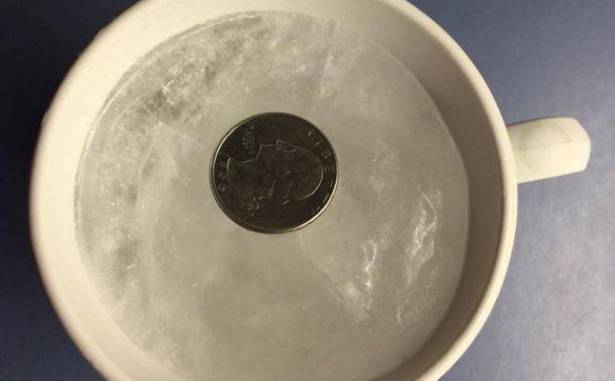 لماذا عليك وضع عملة معدنية في الثلاجة قبل خروجك من المنزل؟