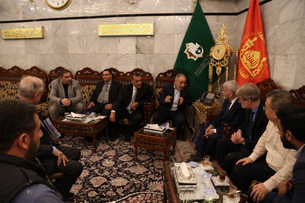 بالصور..زيارة لجنة تجارية روسية -صينية  للعتبة العبّاسية المقدّسة 