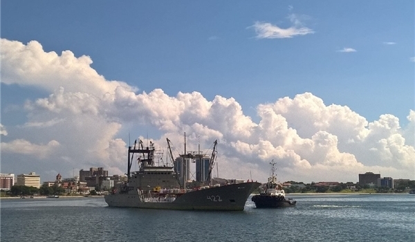 ايفاد سفينتين حربيتين ايرانيتين الى كازاخستان