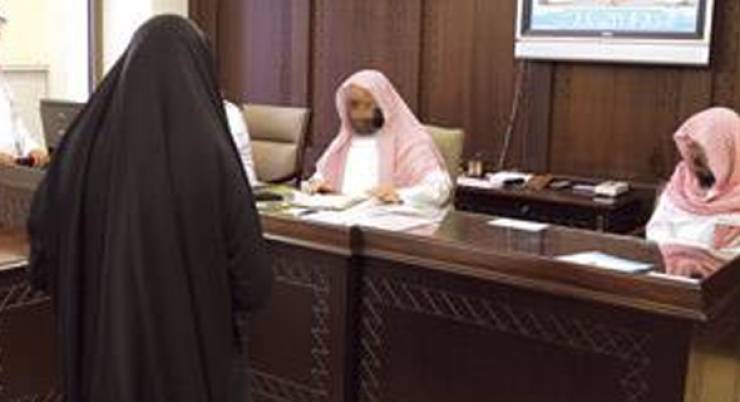 وفاة زوج سعودي في أثناء قضية خلع ورد فعل غريب من الزوجة!