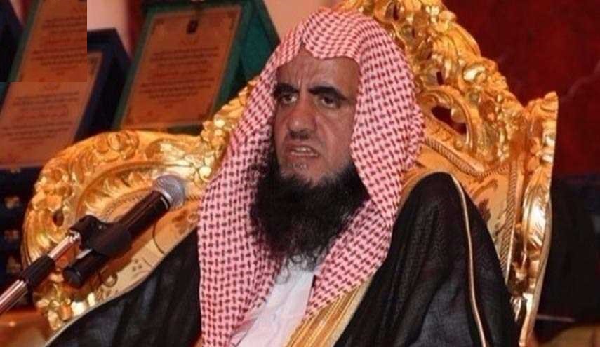 داعية وهابي سعودي يلصق تهمة الزنا بطائر اللقلق