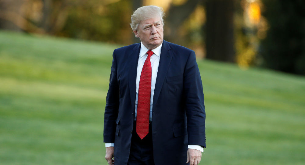 رئيس استخبارات: ترامب يستدين مالا من روسيا