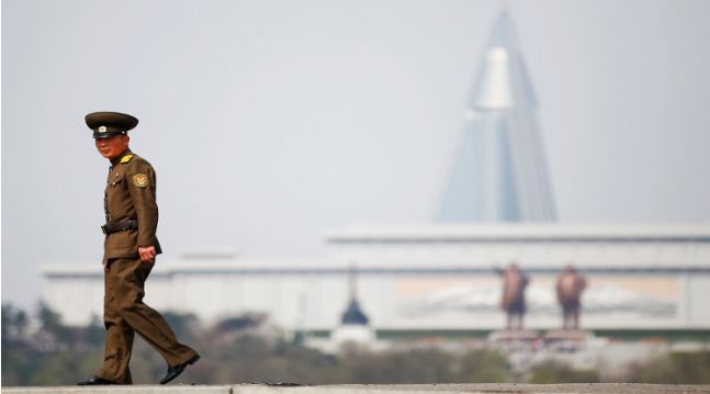 رجل أعمال عربي مشهور يسافر إلى كوريا الشمالية ويلتقي مسؤولا كبيرا