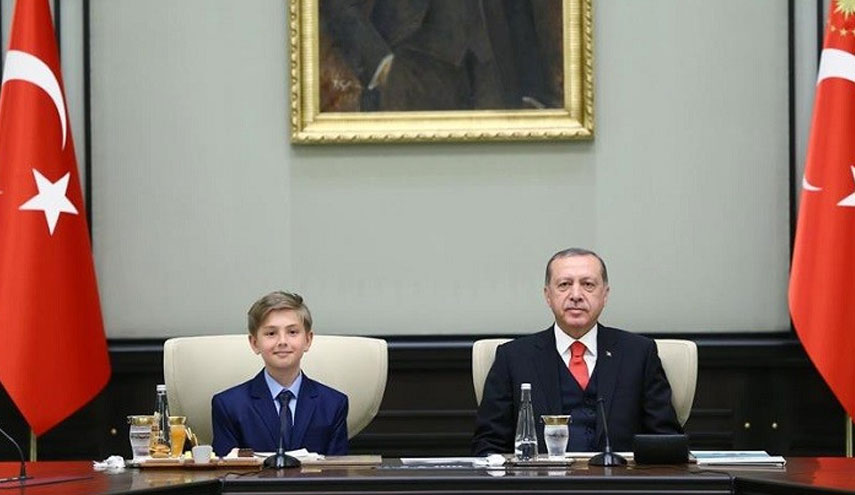 هذا هو الشخص الذي ترك اردوغان منصبه الرئاسي له !!