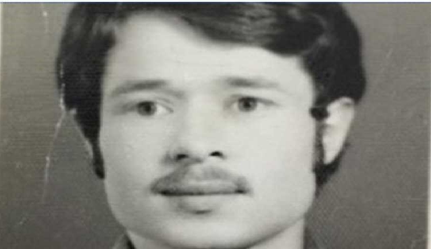 شاب أشعل الإنترنت بصورة والده هذه.. والسبب غريب جداً! 