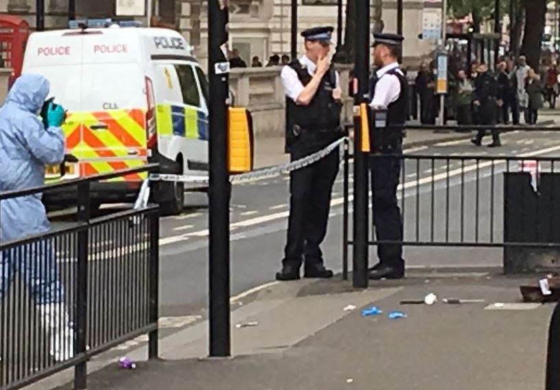 بالصور... إنتشار كثيف للشرطة وسط لندن واعتقال مشتبه به