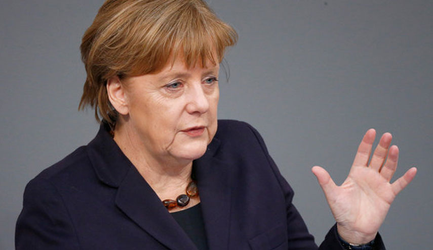 مسؤول سعودي: ميركل "قدوة" للسعوديات!