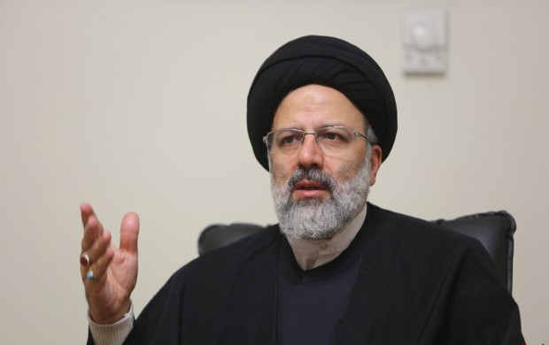 المرشح رئيسي يؤكد ان البلاد بحاجة الى ادارة تتمع بتجربة طويلة