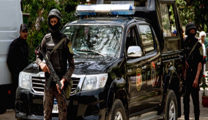 هجوم مسلح بالقاهرة يقتل 3 مسؤولي شرطة ويصيب 5 آخرين