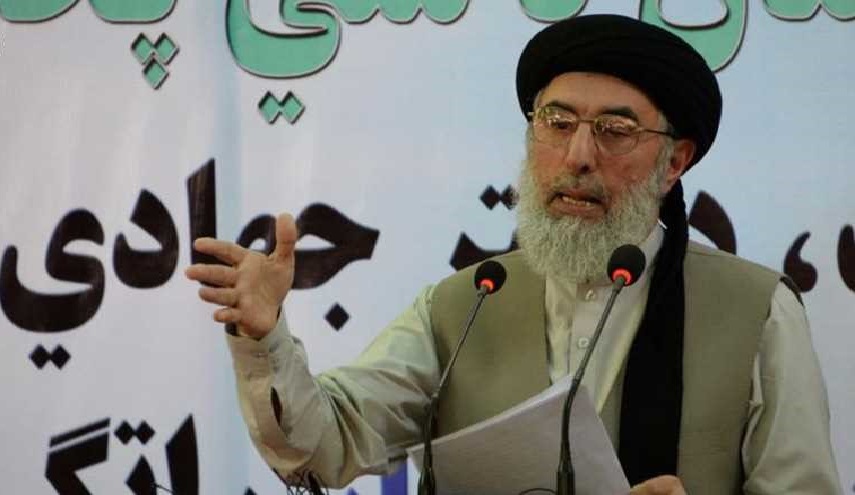 حكمتيار يعود في موكب كبير الى العاصمة كابول التي اتهم بقصفها بشراسة