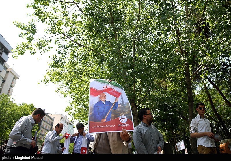 بالصور .. الدعايات الانتخابية تخيم على العاصمة طهران