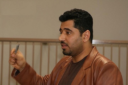 النظام الخليفي يوقف الناشط نزار القارئ 30 يوما