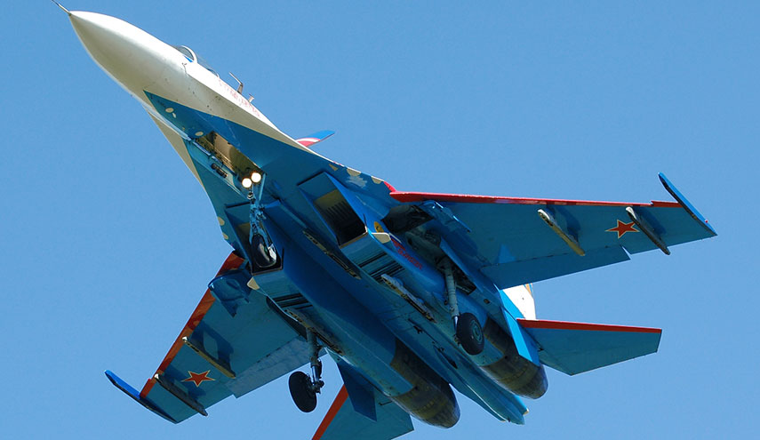 مقاتلة روسية تفاجئ طائرة امريكية..كيف و أين؟