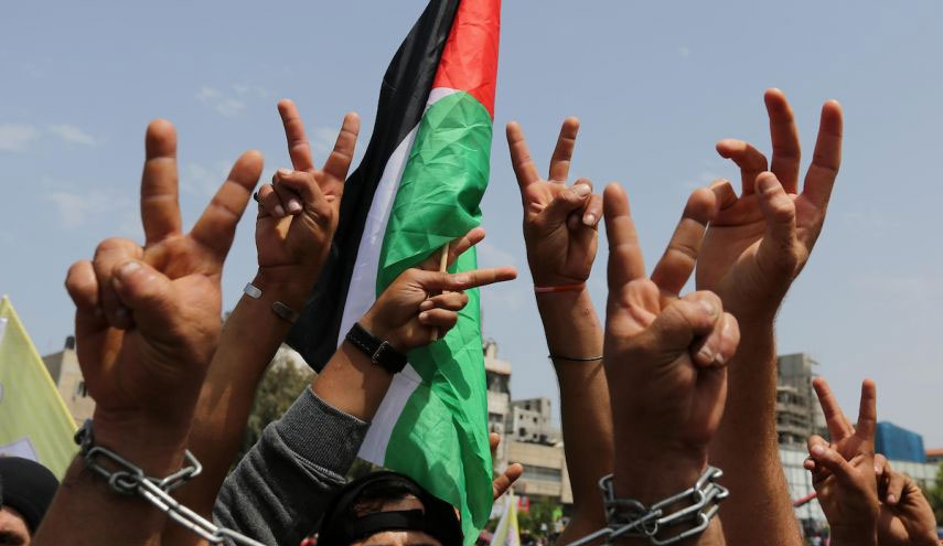 إضراب الكرامة .. تصاعد التنكيل والقمع وأطباء صهاينة يشاركون