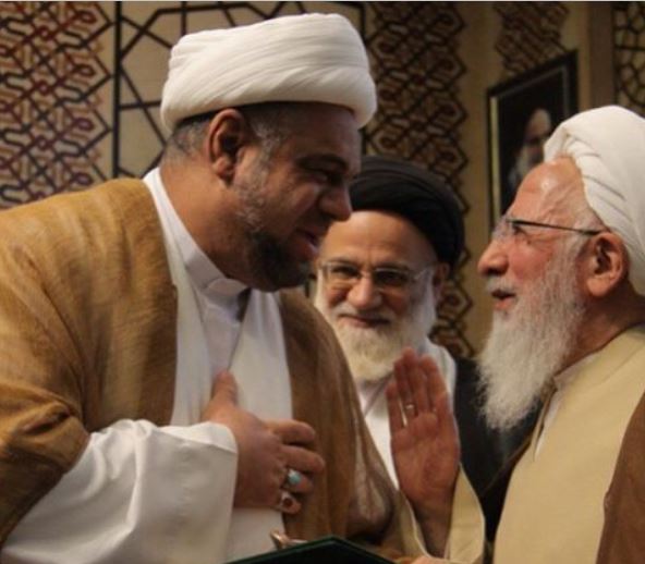 بالصور: منح آية الله قاسم درع حامي العقيدة المهدوية في قم المقدسة