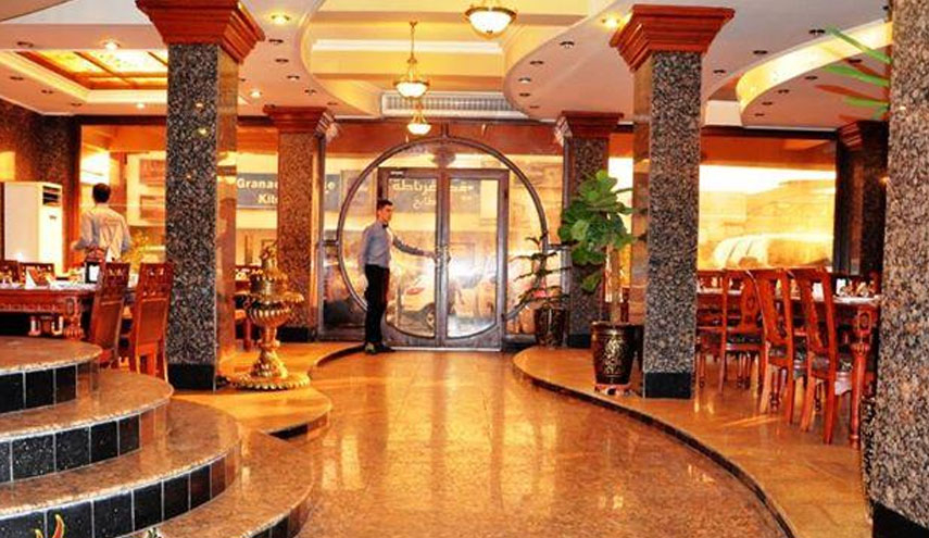 عمال مطعم لكن إرهابيين في بغداد!!