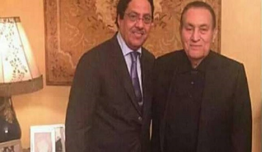 بالصورة..حسني مبارك يستقبل وفد عربي!!