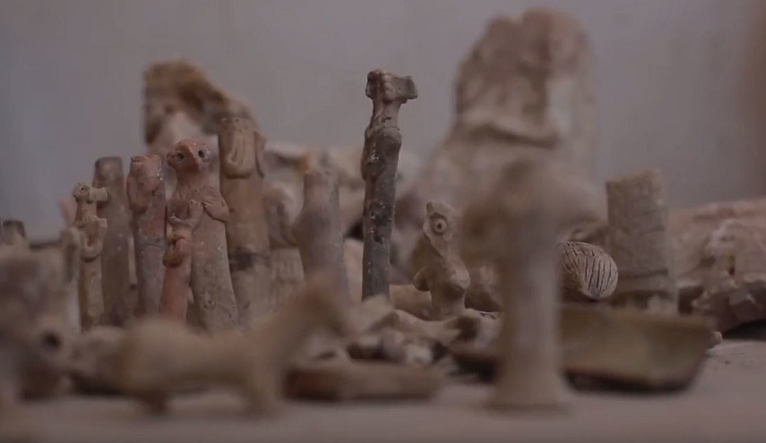 بالصور.. "داعش" يبين حقده وتعصبه الأعمى في تحطيمه للاثار.. 