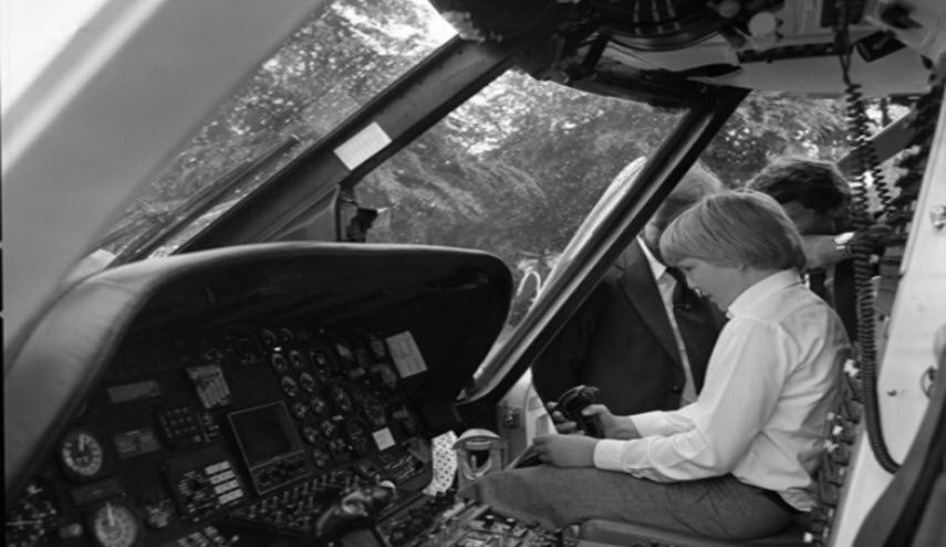 بالصور... ملك يعمل طيارا مدنيا بالسر