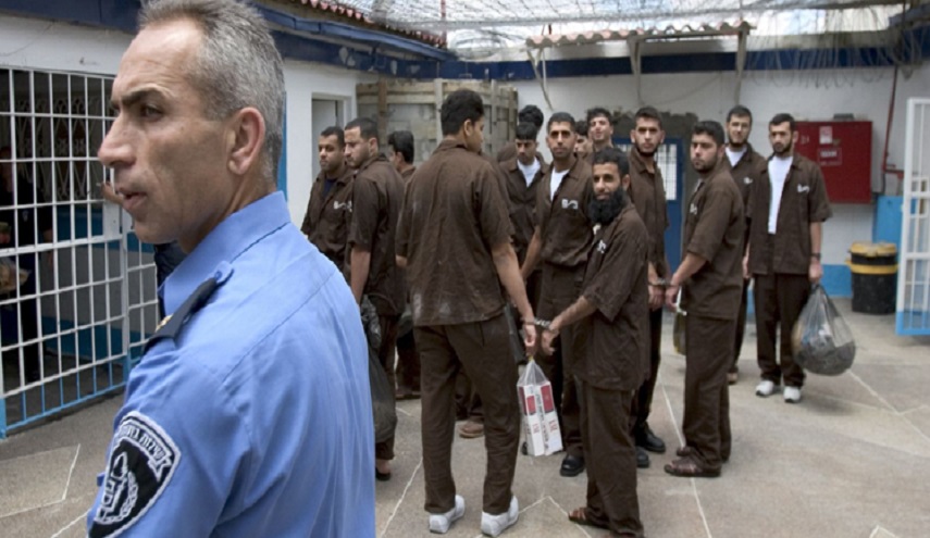 وقفة تضامنية لعشرات الصحفيين التونسيين لنصرة الأسرى الفلسطينيين