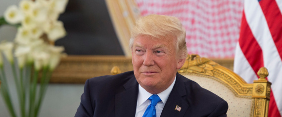 ترامب يصطحب "كرة قدم نووية" معه الى الرياض و"تل ابيب" .. وهذا ما تحتويه!