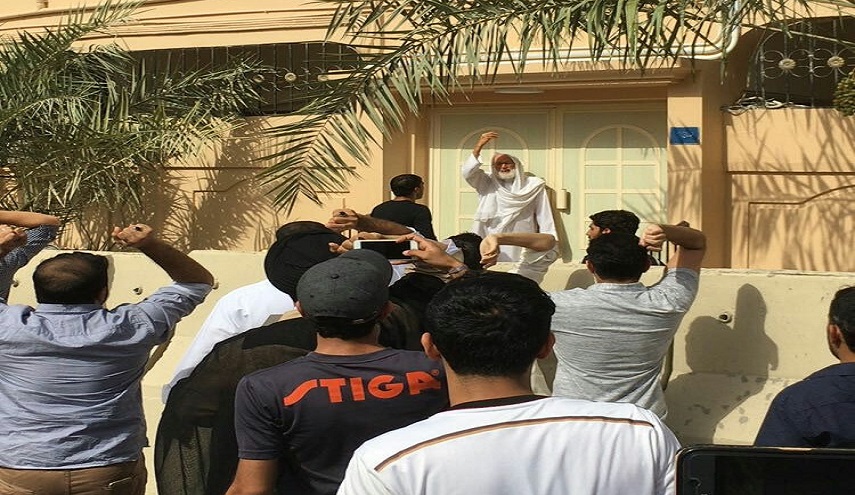 عاجل: سماحة الشيخ عيسى قاسم صامد في منزله بمنطقة الدراز